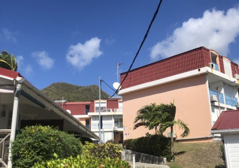 BEAU STUDIO MEUBLE A 20M DE LA PLAGE DE L’ANSE CAFARD